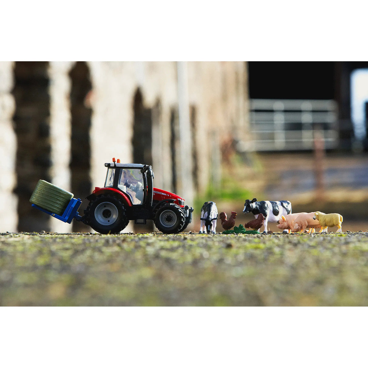 Britains Massey Ferguson 5612 Tractor Play Set 1:32 Scale 43205