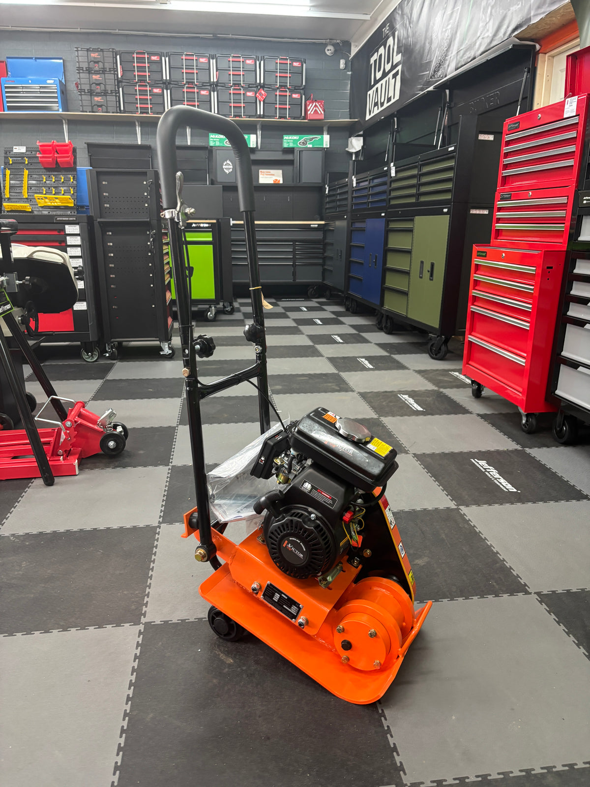 Victor MS50 12" Plate Compactor
