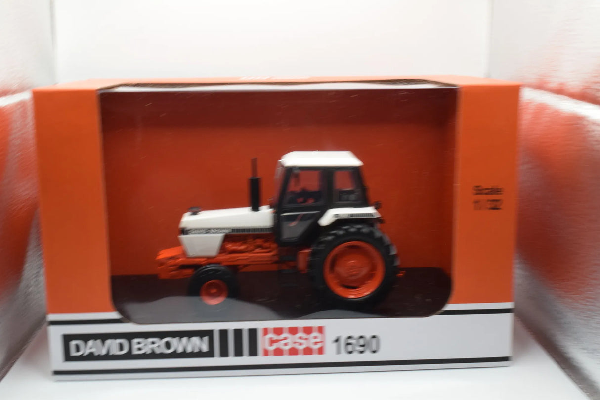 David Brown 1690 Model Tractor 1:32 Scale Die‑Cast 2WD by Universal Hobbies (1980‑84)