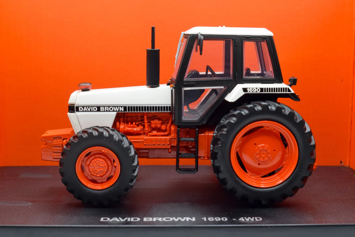 David Brown 1690 Model Tractor 1:32 Scale Die‑Cast 4WD by Universal Hobbies (1979‑83)