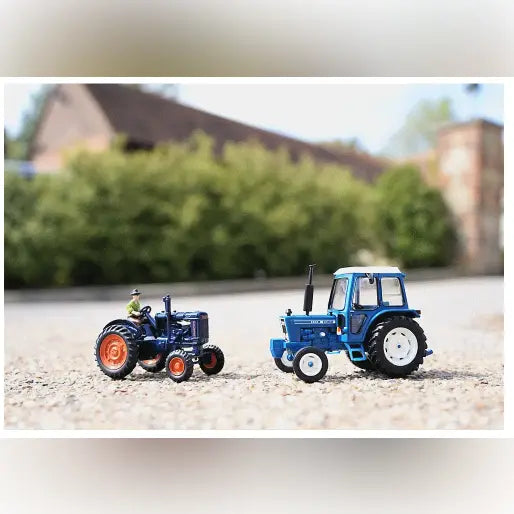 Britains Ford 6600 Tractor 1:32 Scale Model 43308