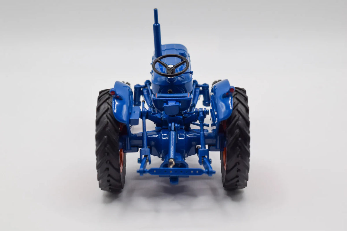 Fordson Super Dexta Model Tractor 1:32 Scale Die‑Cast by Universal Hobbies (1962)