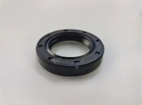 Kubota DC70 Oil Seal 09504-06211 | Harvester Spare Part for DC60 & DC70