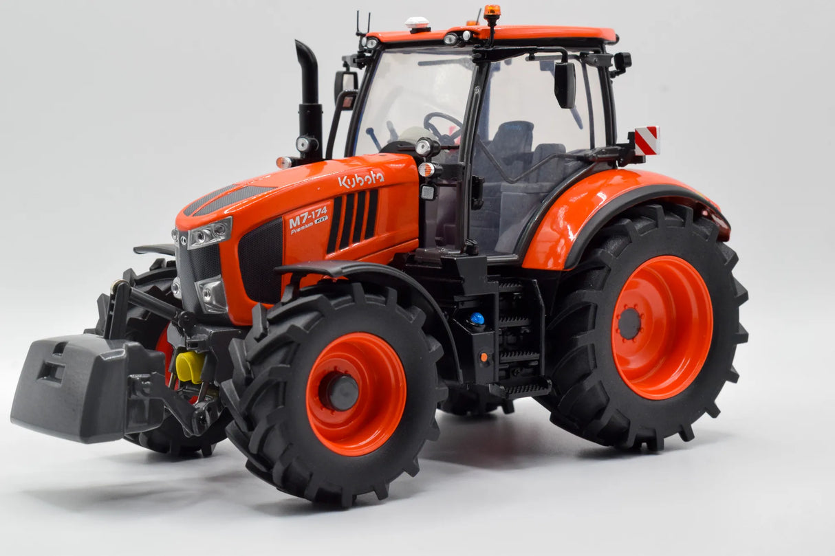 Kubota M7‑174 Model Tractor 1:32 Scale Die‑Cast with Weights by Universal Hobbies