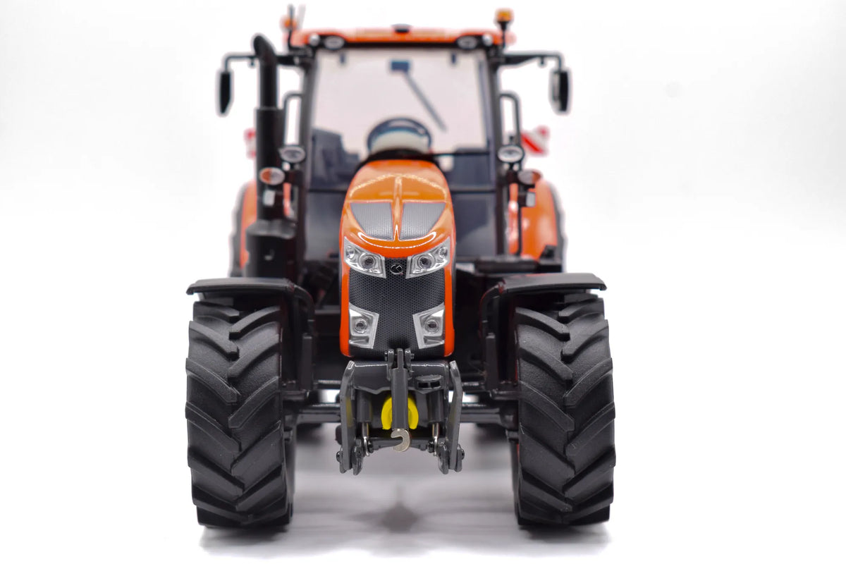 Kubota M7‑174 Model Tractor 1:32 Scale Die‑Cast with Weights by Universal Hobbies