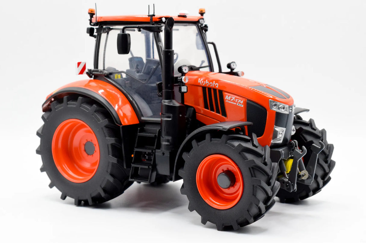 Kubota M7‑174 Model Tractor 1:32 Scale Die‑Cast with Weights by Universal Hobbies