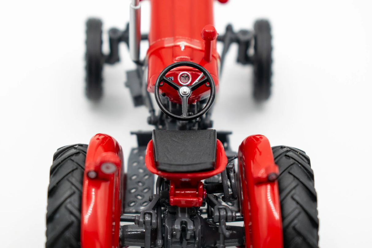 Universal Hobbies Massey Ferguson Red 35X 1:32 Model