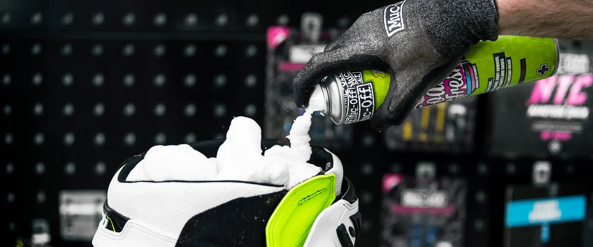 Muc-Off Foam Fresh Soft Material Cleaner 400ml - Instant Foaming Action for Helmets & Gear