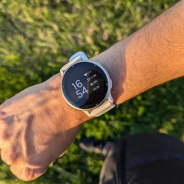 Garmin vívoactive 5 Fitness Smartwatch Cream | AMOLED Display & 11-Day Battery Life