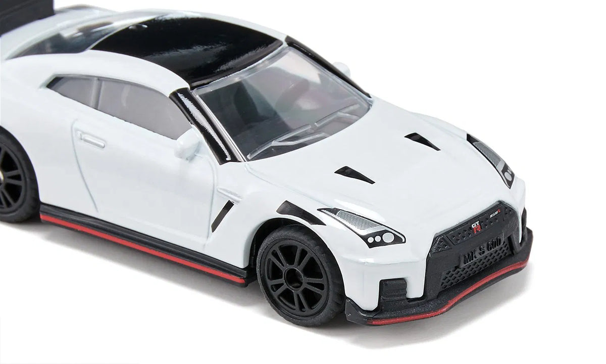 Siku 1:87 Nissan GT-R Nismo - Diecast Supercar with Rear Spoiler and Sport Detailing