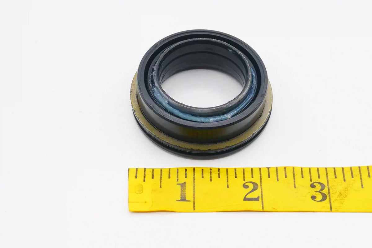 T0430-57340 Kubota Front Axle Oil Seal for Compact Tractors