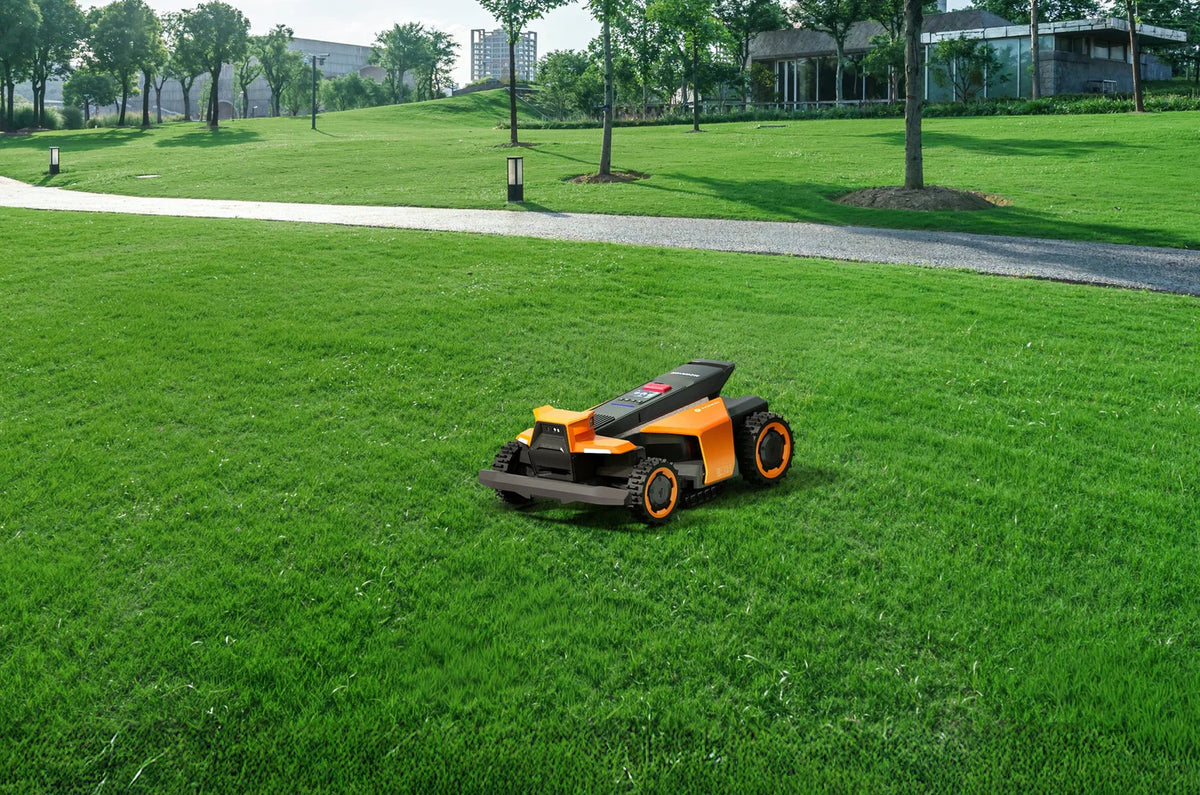 Segway Navimow Terranox CM120M1 AWD Professional Robot Lawnmower 12,000m²