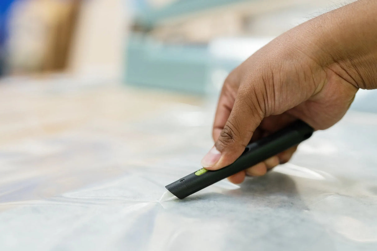Slice Auto-Retractable Pen Cutter