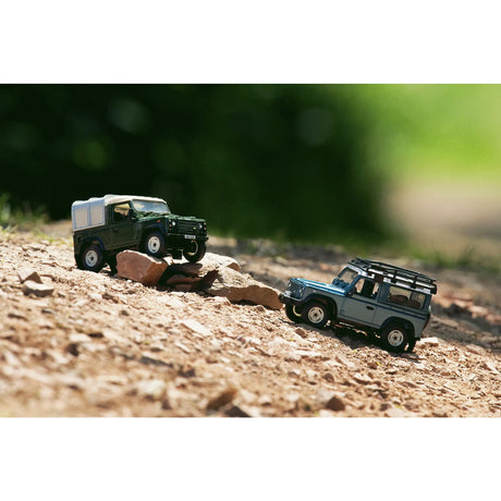 Britains Land Rover Defender 90 with Canopy - 1:32 Scale Keswick Green Model