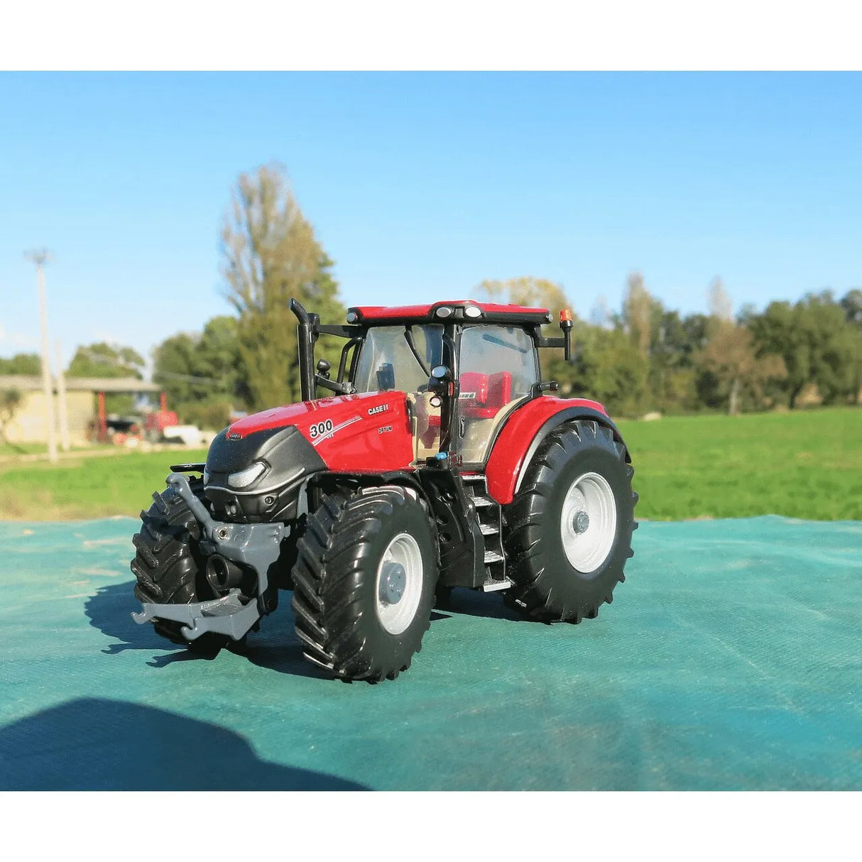 Britains Case IH Optum 300 CVX - 1:32 Scale