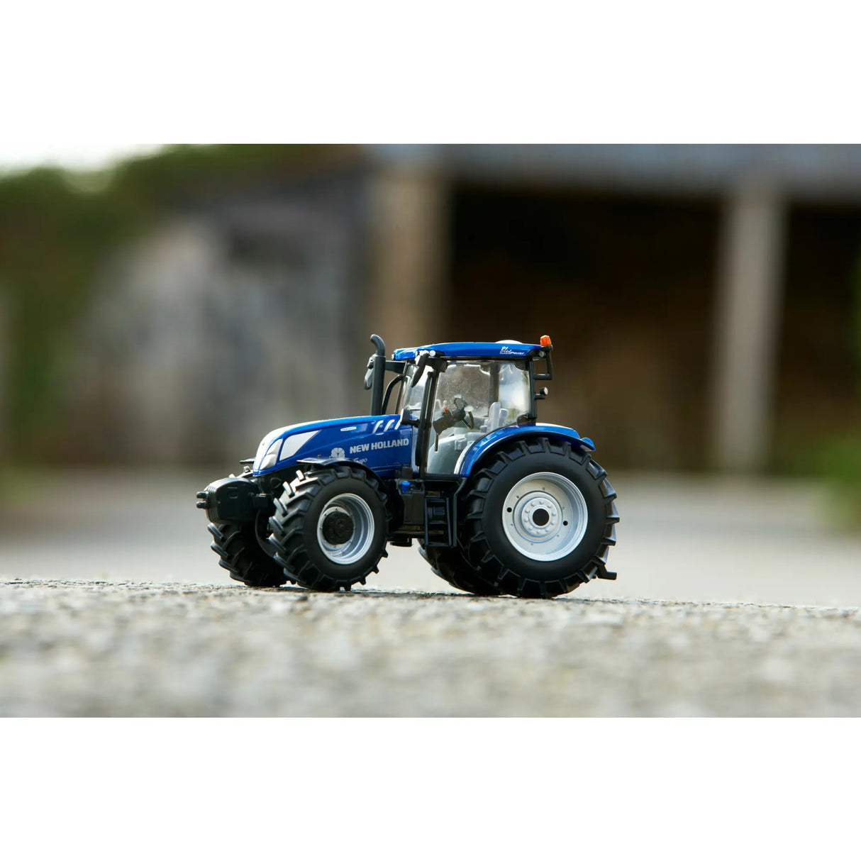 Britains New Holland T6.180 Blue Power Tractor 1:32 Scale Model 43319