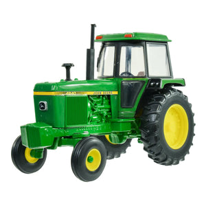 Britains John Deere 4240 - 1:32 Scale