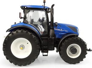 New Holland T7.300 Model Tractor 1:32 Scale Die‑Cast by Universal Hobbies