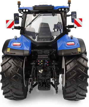 New Holland T7.300 Model Tractor 1:32 Scale Die‑Cast by Universal Hobbies