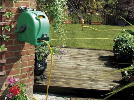 Hozelock Enclosed Hose Reel 2 in 1