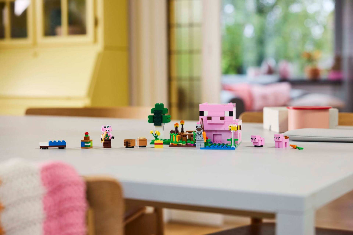 LEGO Minecraft 21268 The Baby Pig House Set