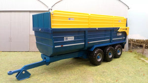 Britains 1:32 Scale Kane Tri-Axle Silage Trailer - Durable Halfpipe Silage Model Trailer
