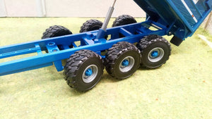 Britains 1:32 Scale Kane Tri-Axle Silage Trailer - Durable Halfpipe Silage Model Trailer