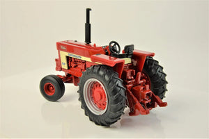 Britains 43294 Case International Harvester Farmall 1066 Model - 1:32 Scale Die-Cast Tractor