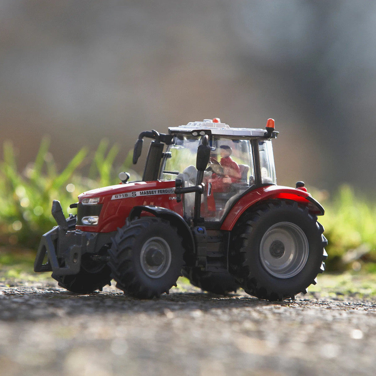 Britains Massey Ferguson 6718S Tractor 1:32 Scale Model 43235 