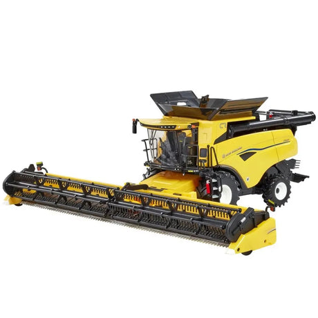 Britains New Holland CR9.90 Combine Harvester Model - 1:32 Scale, Limited Edition