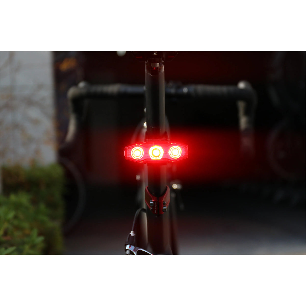 CatEye Viz 300 Rear Bike Light - 300 Lumen USB-C Rechargeable with Hyperflash & 300° Visibility