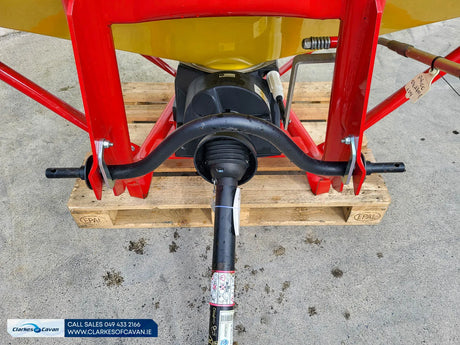 Cosmo V800 Fertiliser Spreader