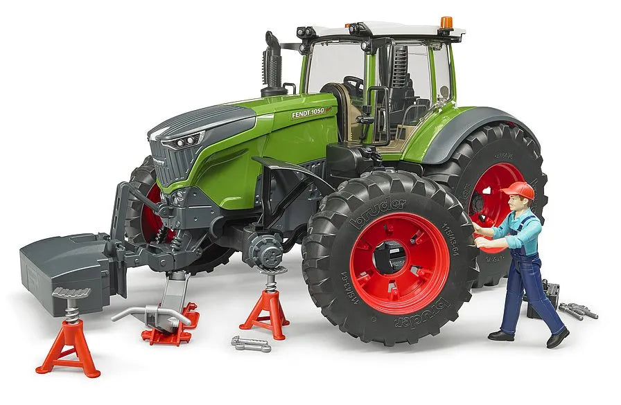 Bruder Fendt 1050 Vario Tractor & Accessories
