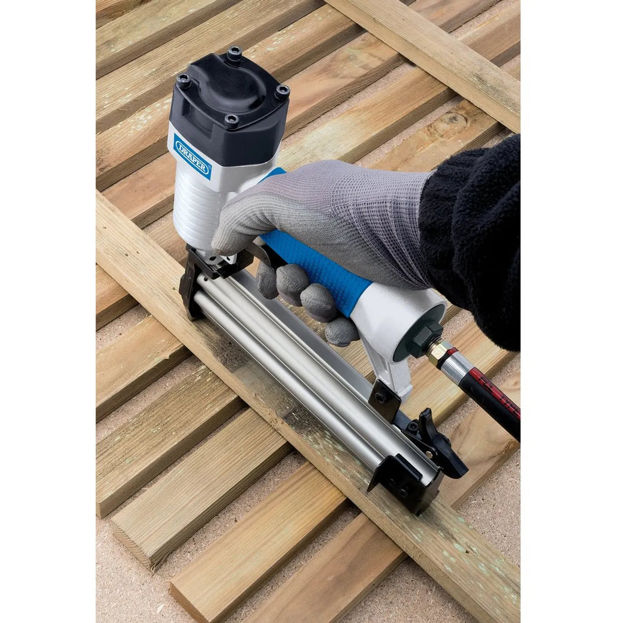 Draper 10-50mm Air Nailer - Lightweight & Reliable Air Nailer