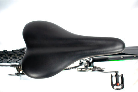IGNITE Vantage 14" Frame MTB - 18-Speed Shimano, 26" Alloy Wheels, Black/Green