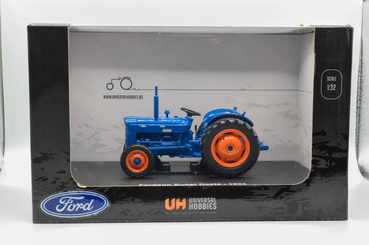 Fordson Super Dexta Model Tractor 1:32 Scale Die‑Cast by Universal Hobbies (1962)