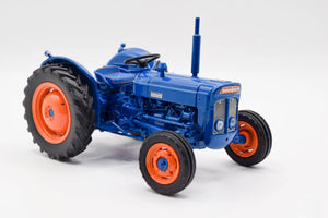 Fordson Super Dexta Model Tractor 1:32 Scale Die‑Cast by Universal Hobbies (1962)