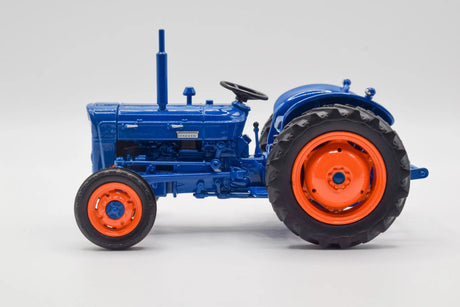 Fordson Super Dexta Model Tractor 1:32 Scale Die‑Cast by Universal Hobbies (1962)