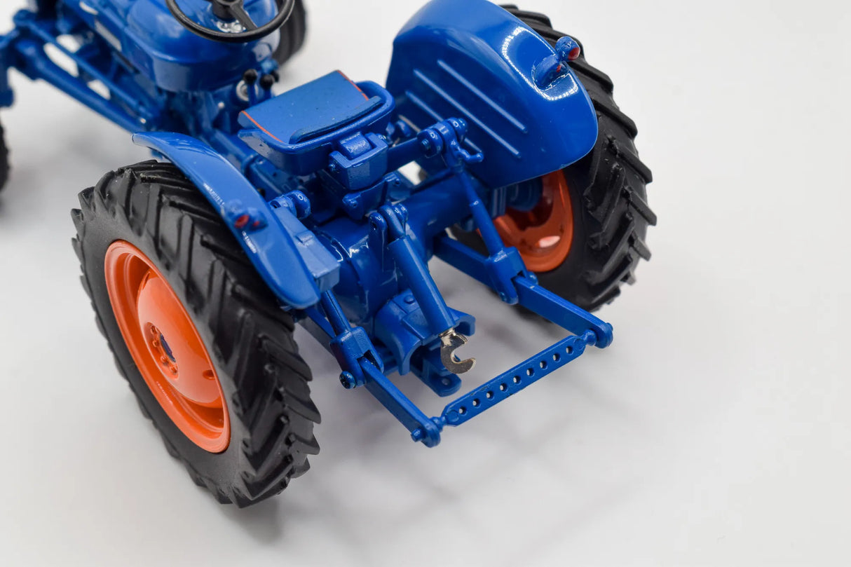 Fordson Super Dexta Model Tractor 1:32 Scale Die‑Cast by Universal Hobbies (1962)