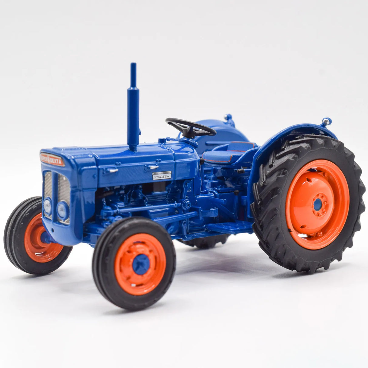 Fordson Super Dexta Model Tractor 1:32 Scale Die‑Cast by Universal Hobbies (1962)