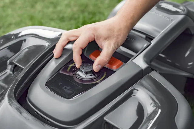 Husqvarna Automower 320 Nera Inlcudes EPOS Plugin Kit (Cloud Satellite)