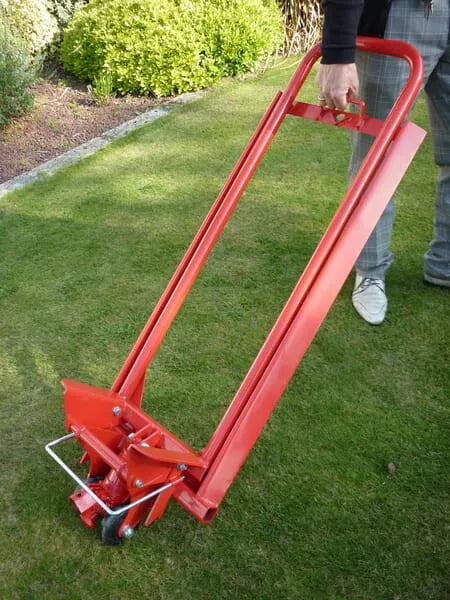 Heavy-Duty Lawnmower Lift for Ride-On Mowers - Easy Maintenance and Cleaning