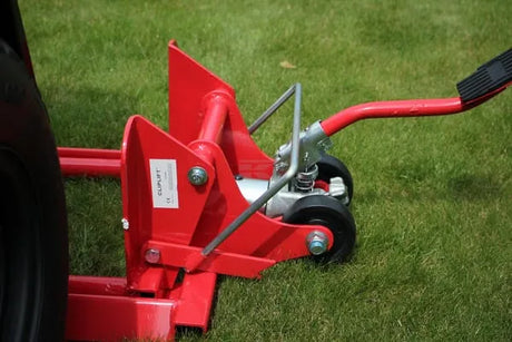 Heavy-Duty Lawnmower Lift for Ride-On Mowers - Easy Maintenance and Cleaning