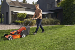 Husqvarna LC 142i Battery Powered Lawnmower