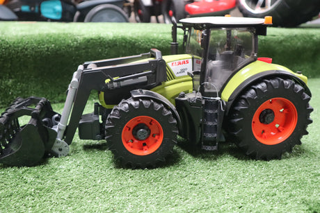 Bruder Claas Axion 950 with Frontloader
