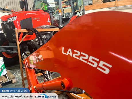 Kubota LA2255 Front Loader
