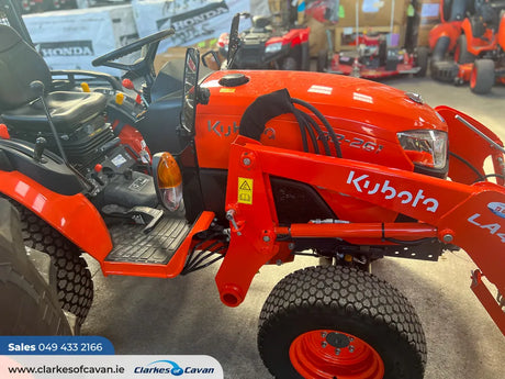 Kubota LA424 Front Loader