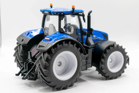 Siku New Holland T7.315 with round bale trailer