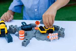 CAT Dig N' Build Concrete Playset 10oz
