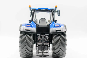 Siku New Holland T7.315 with round bale trailer